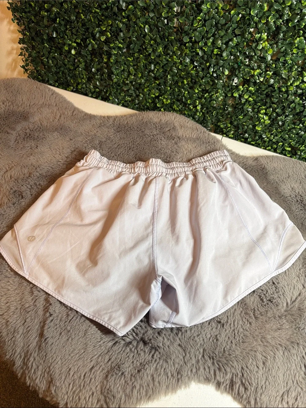 lululemon athletica Light Lavender Hotty Hot Women’s Running Shorts Size 8